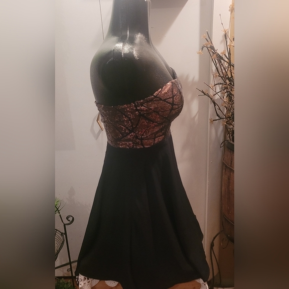 Suzy Shier strapless dress Size XS - Picture 4 of 6